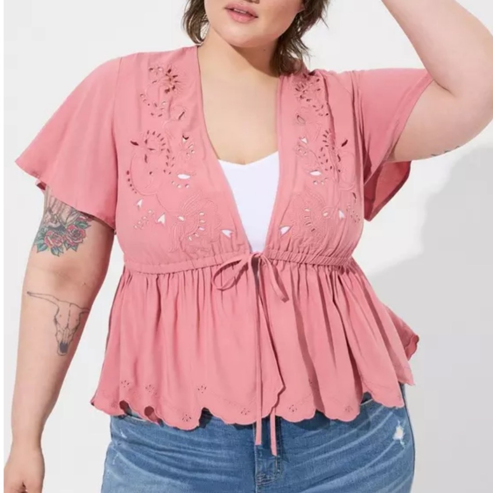 Torrid Eyelet Challis Tie Front Third Piece Pink Sz 3 3X‎